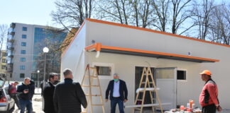 Здравко Димитров и ген. Мутафчийски откриват днес новата лаборатория за диагностика на COVID-19