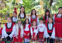 Лазарки пяха и благославяха в асеновградски села