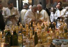 Днес в православните ни църковни храмове ще бъде отслужен маслосвет