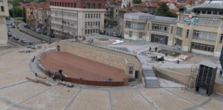 Ремонтът на централния площад в Асеновград напредва