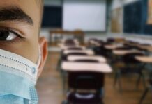 Учениците до IV клас влизат в клас без маски