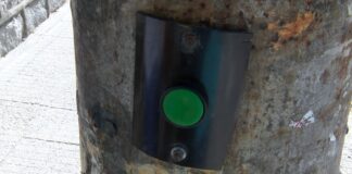 Сигнал за неработещ бутон на светофара до ОУ „Христо Ботев“ в Асеновград