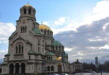 Приключи осмото мироварене в БПЦ