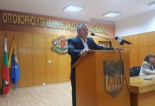 Председателят на Общинския съвет в Асеновград остава на поста си след гласуване на оставката му