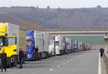 Ограничават ТИР-овете над 12 т. по магистралите в пиковите часове