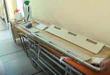 Граждани дариха медицинска алуминиева носилка на филиала на ЦСМП в Асеновград