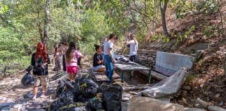 Младежи от Асеновград почистиха днес крайречната зона за почивка „Тепавицата”