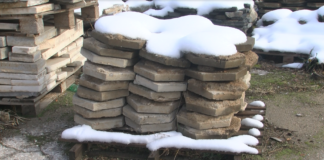 Община Асеновград продава демонтирани плочи и настилки