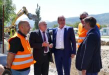 Министър Валентин Радев посети строителните дейности на пътя Пловдив – Асеновград
