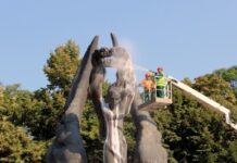 С 15 литра шампоан измиха паметника на Съединението в Пловдив в навечерието на 6 септември
