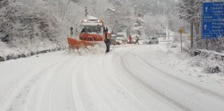 Над 50 снегорини почистват републиканските пътища в област Смолян