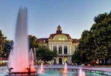 Планираното за днес благотворително състезание с патета се отменя за събота