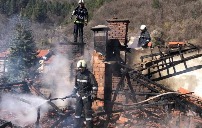 Пловдивски пожарникари в действие