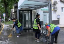 Пролетно почистване на автобусните спирки в Асеновград