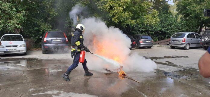 pojarnikar-demonstraciq