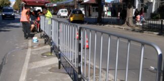 Предпазни парапети монтират на главна улица в Асеновград