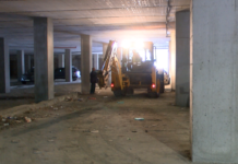 Стартира дългочаканият ремонт на бившия Търговски център