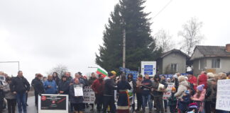 Пътят Асеновград – Кърджали бе блокиран днес за час