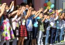 Предлагат помощта за деца във II, III и IV клас да се получава без предоставяне на удостоверение от училището