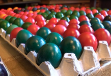 5000 яйца боядисаха за Великден в Бачковския манастир