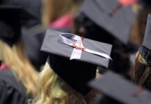 Три свободни работни места за висшисти в Асеновград