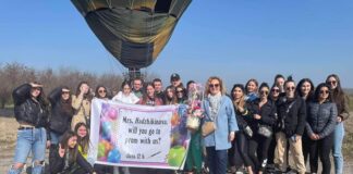 Все по-атрактивни стават изненадите за преподавателите преди баловете