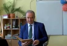 Кметът на Асеновград чете приказки на ученици от СУ „Св. Княз Борис I“