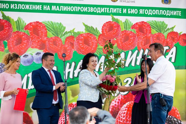 rosenivanoveu-118.jpg__623x416_q85_crop_subsampling-2_upscale