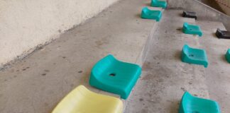 За счупени седалки на стадион „Шипка“ алармират асеновградчани