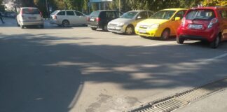 Ремонтират проблемна дъждоприемна шахта до читалището