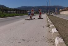 Втори месец без ремонт остава разбитата шахта на изхода на Асеновград, посока Поповица