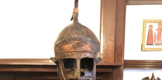 Върнаха на страната ни древен шлем с български произход