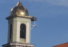 Два щъркела в гнездото на църквата „Св. Атанас”