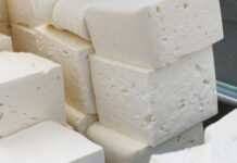 Спряха вноса на над 700 кг млечни продукти от Турция