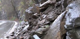 Заради обилния дъжд: свлачища и срутища на пътя Асеновград – Смолян