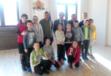 Кметът на община Асеновград д-р Емил Караиванов посрещна медалистите от СК „Тритон Екстрийм”