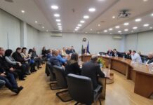 Областният управител в диалог с общините за междуселищния транспорт