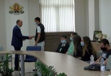Община Асеновград подпомогна финансово 22-ма абитуриенти сираци