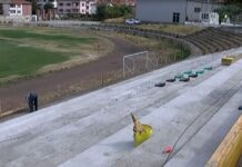 Ремонтират трибуните на стадион „Шипка”