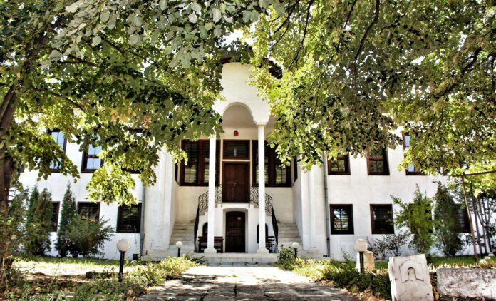 Старинно училище Свети Георги - Асеновград