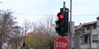 Граждани сигнализират за проблем със светофар