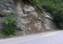 Свлачище затвори временно пътя Асеновград – Смолян