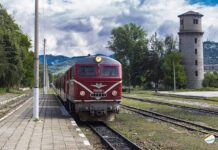 Преминаването от лятно към зимно часово време ще засегне 13 пътнически влака в нощта срещу неделя