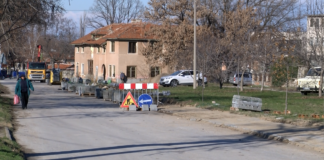 Изграждат нов тротоар към училището в с. Златовръх