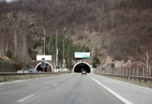 Информационен филм разяснява на шофьорите как да осигурят своята безопасност при инцидент в тунел