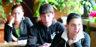 МОН обмисля учебната година да започва на 1 септември за учениците от 8 до 11 клас