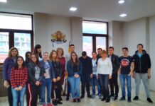 Ученици от СУ „Св.Св.Кирил и Методий” на посещение в общинската администрация
