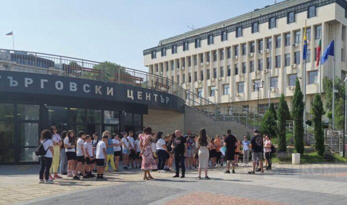 Ученици търсят съкровище в Асеновград.