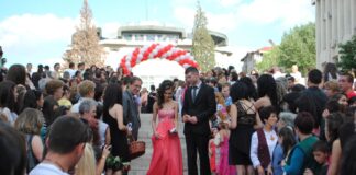 Асеновград ще изпрати своите абитуриенти тази вечер