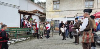 И тази година в Яврово възродиха обичая „Вдигане на куните“